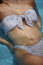 Load image into Gallery viewer, Gloria Top Lilies